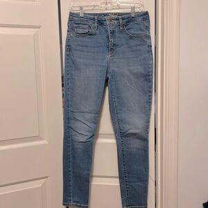 Lighter wash Universal Thread skinny jeans size 8